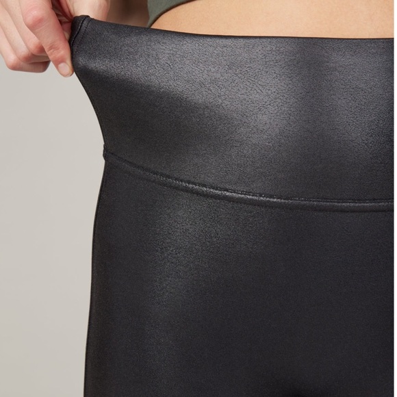 SPANX Faux leather leggings.  Great stretch black NEW - Picture 2 of 4